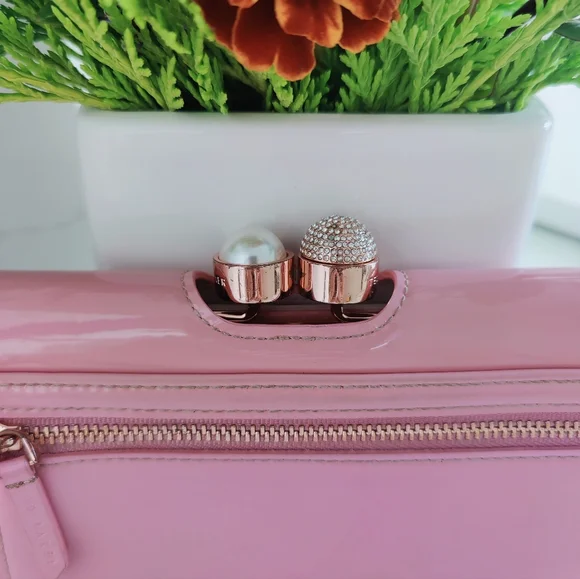 TED BAKER Leather Light Pink Purse Card Cash Holder Pearl &  Rustal Bobbles VGC - Picture 7 of 15